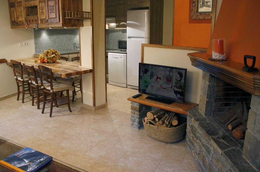 Apartamentos Valle De Aran مونت المظهر الخارجي الصورة