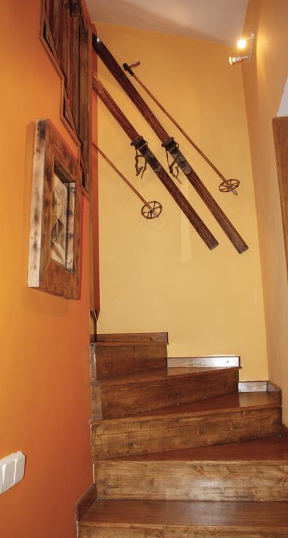 Apartamentos Valle De Aran مونت المظهر الخارجي الصورة